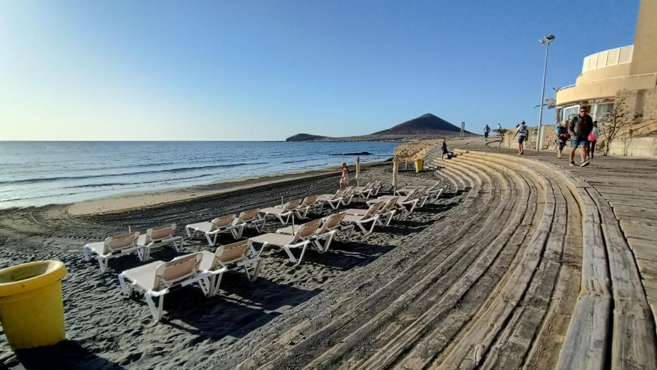 Views Of El Medano Beach, Two Extérieur photo